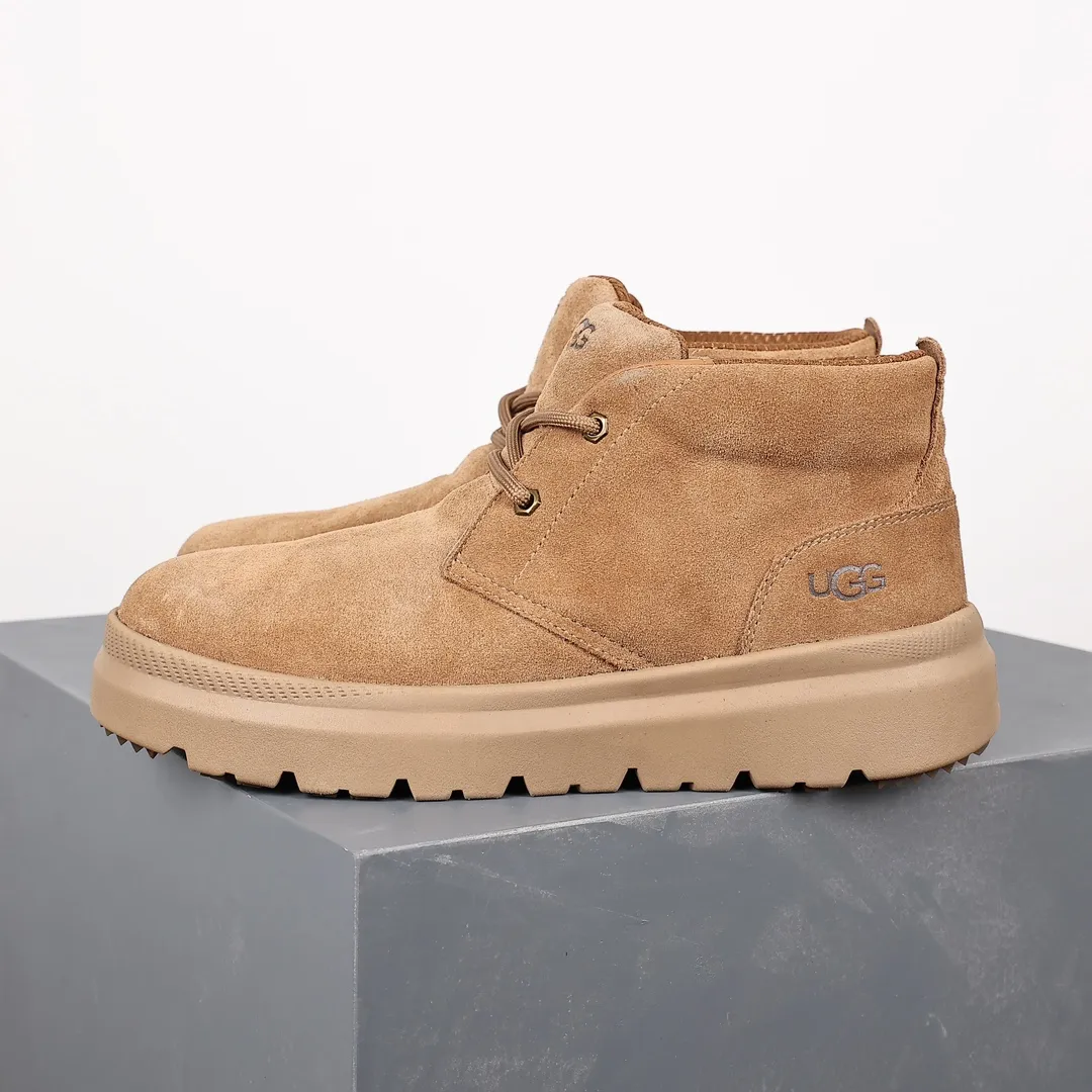 Pick up locally 💰760 The core recommendation is good price UGG2023 new autumn and winter men's comfortable flat-soled lace-up solid color round toe fashionable casual short boots 1151773 Burleigh series Burleigh Chuck boots 5mm UGGplush lining in the shoe, 10mm UGGplush Insole, waterproof suede upper, polyester fiber laces, embossed brand logo on the heel, EVA outsole, non-slip hollow spider web pattern rubber Size: 40 41 42 43 44 45
